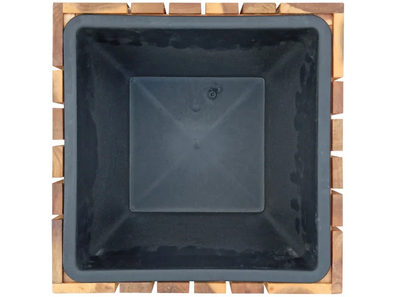 Firkantet sort plantekasse med træramme, set fra oven, til udendørs brug.