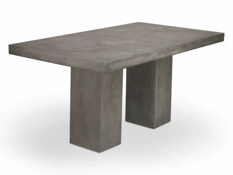 Moderne rektangulært havebord i beton-look, robust og minimalistisk design