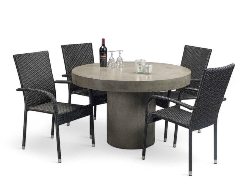 Regend Cementbord Ø150X76CM + 4 York Stole UDSTILLINGSMODELLER