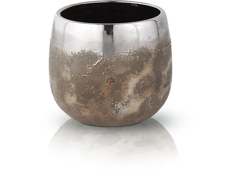 Rund havekrukke i rustikt design med blank sølvkant og mat tekstureret overflade